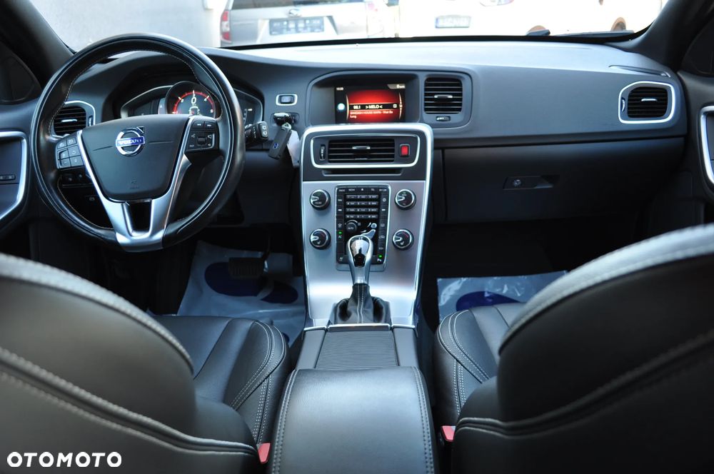 Volvo V60 D3 Geartronic Momentum - 16