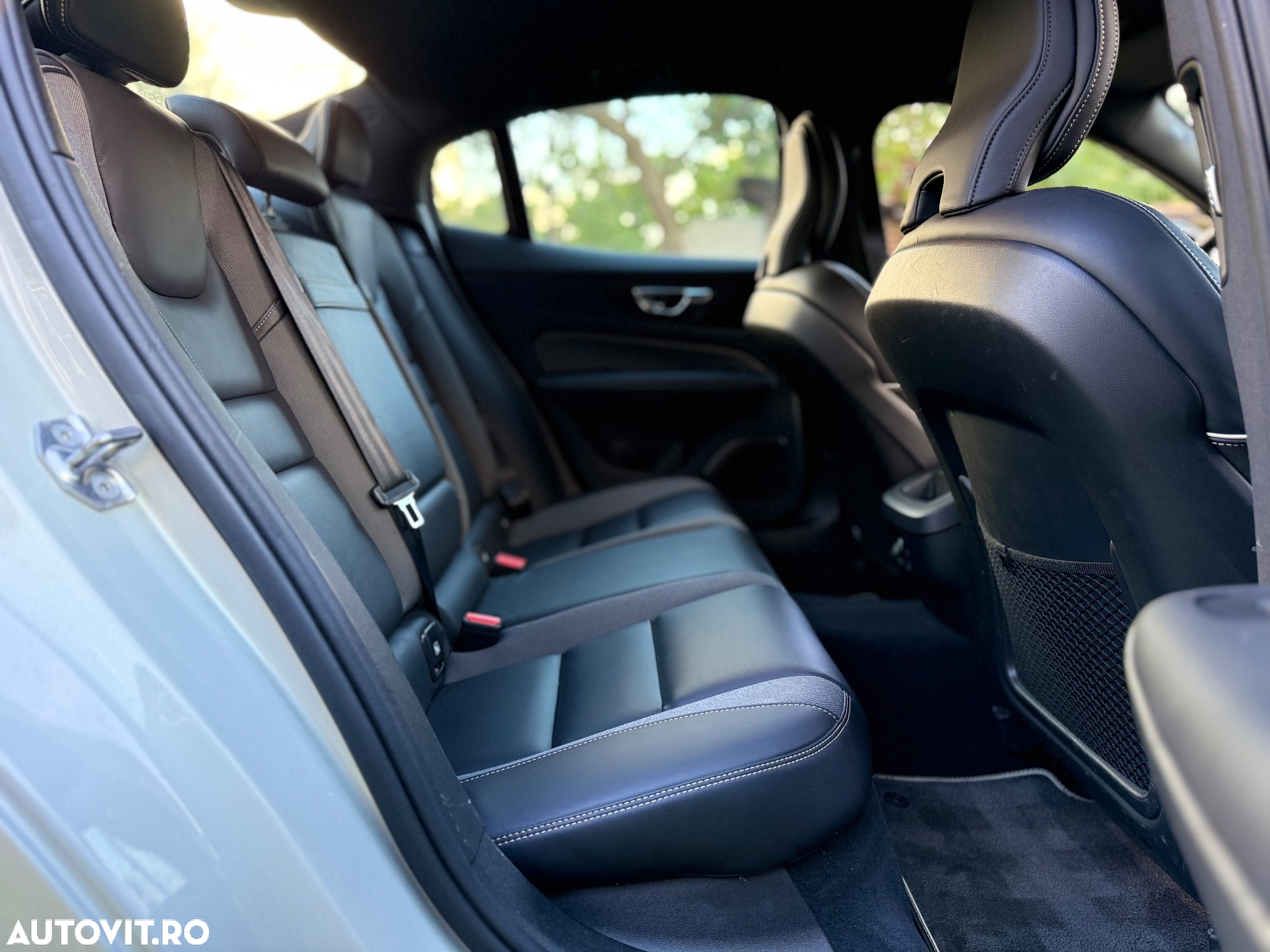 Volvo S60 T4 R-Design - 14