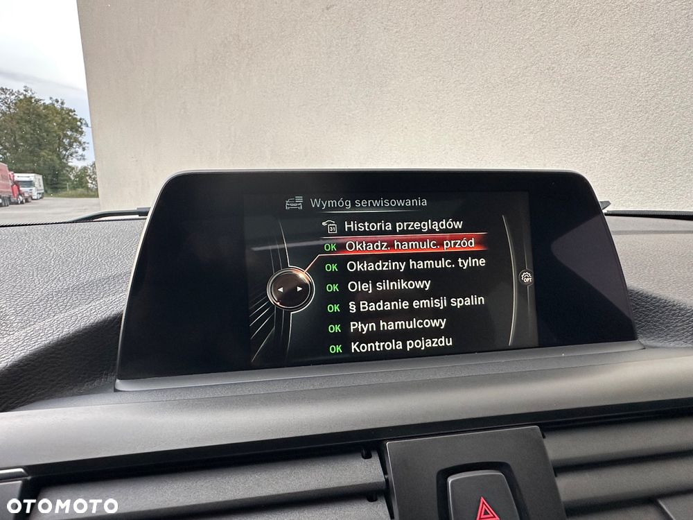 BMW Seria 1 120d M Sport - 33