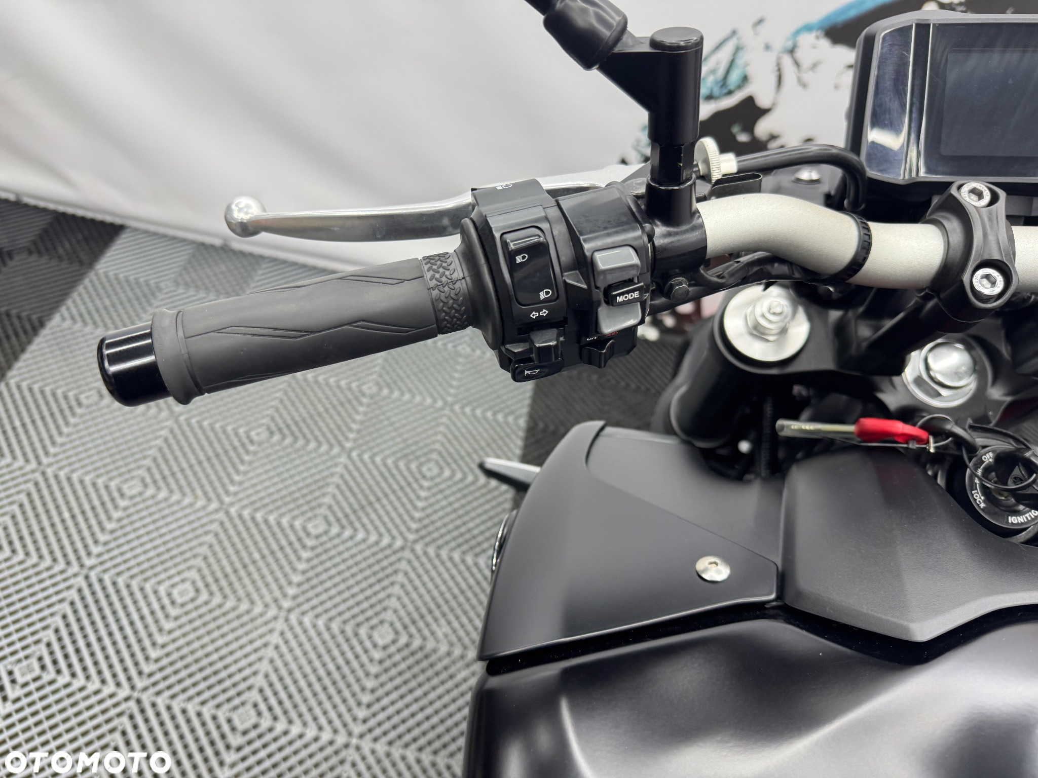 Yamaha MT - 28
