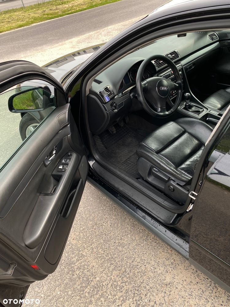 Audi A4 Limousine - 8