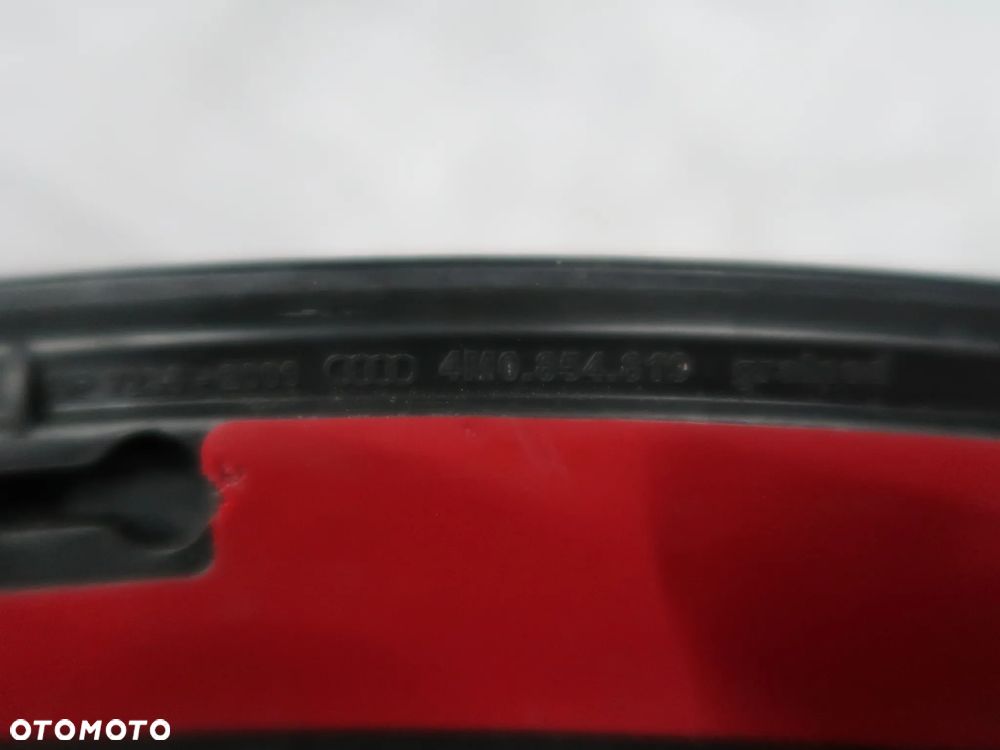 Listwa na Błotnik Audi Q7  4M0854819 - 4