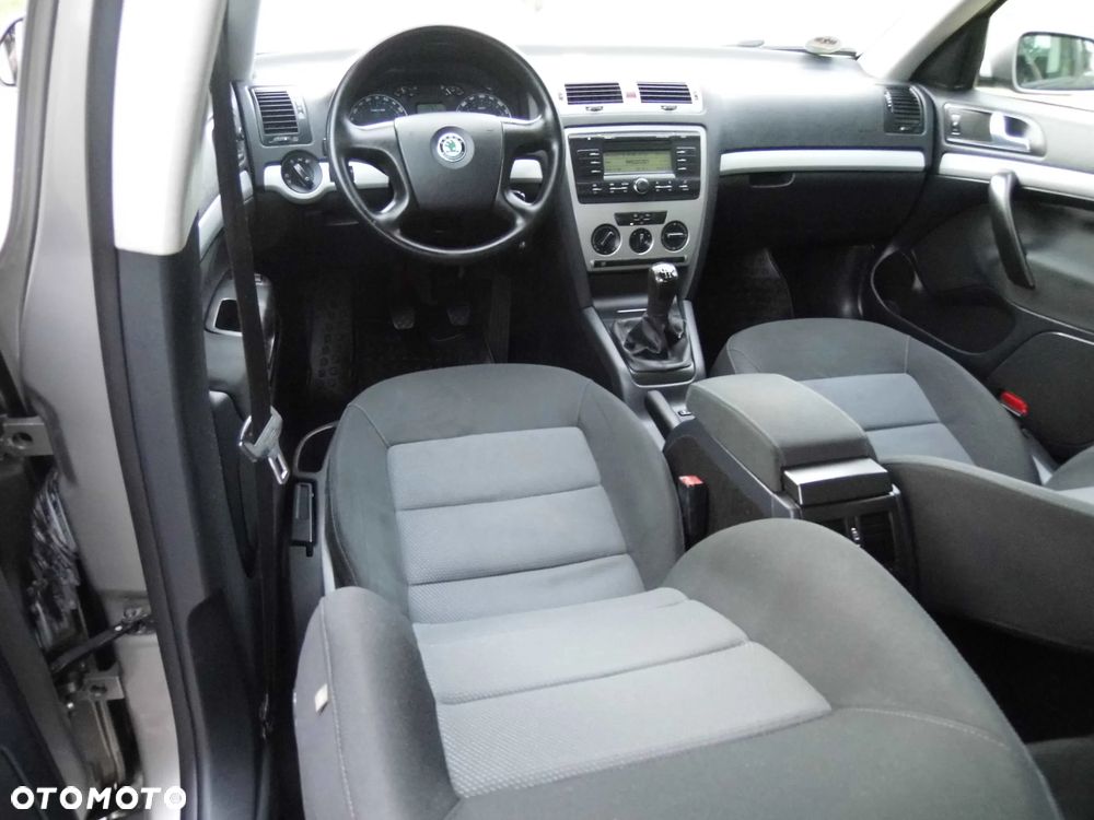 Skoda Octavia 1.6 Team Edition - 19