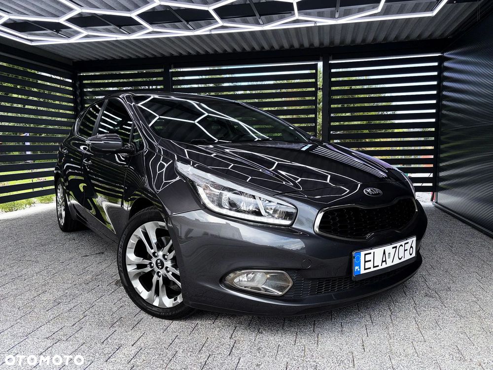 Kia Ceed 1.6 GDI DCT Vision - 4