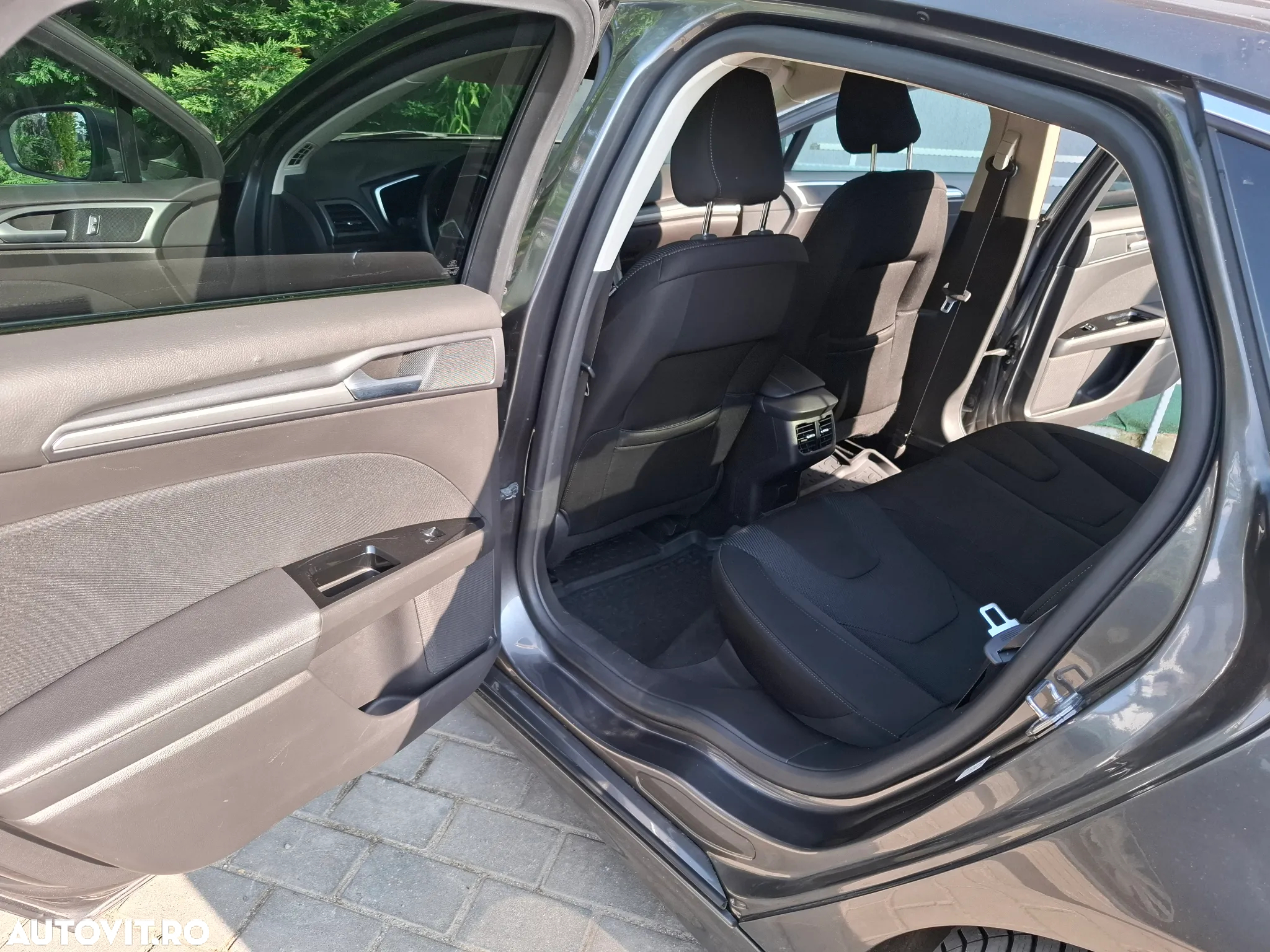 Ford Mondeo 2.0 TDCi Powershift Titanium - 11