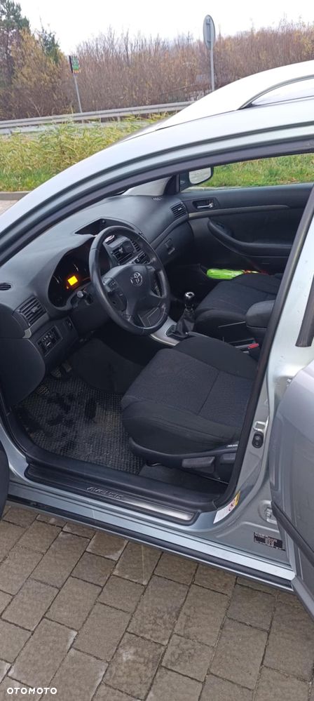 Toyota Avensis 2.0 D-4D Travel - 6