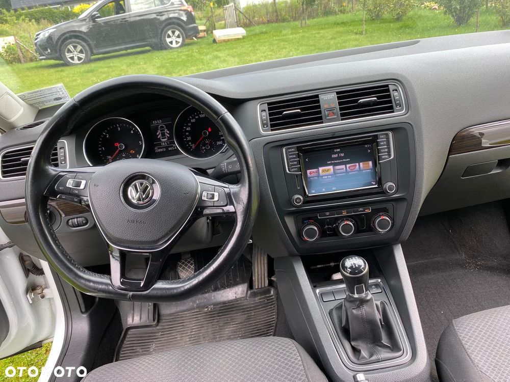 Volkswagen Jetta - 6