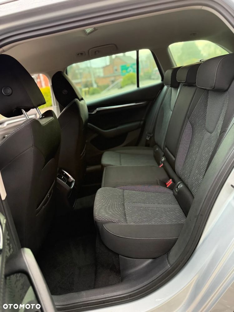 Skoda Octavia 2.0 TDI First Edition - 24