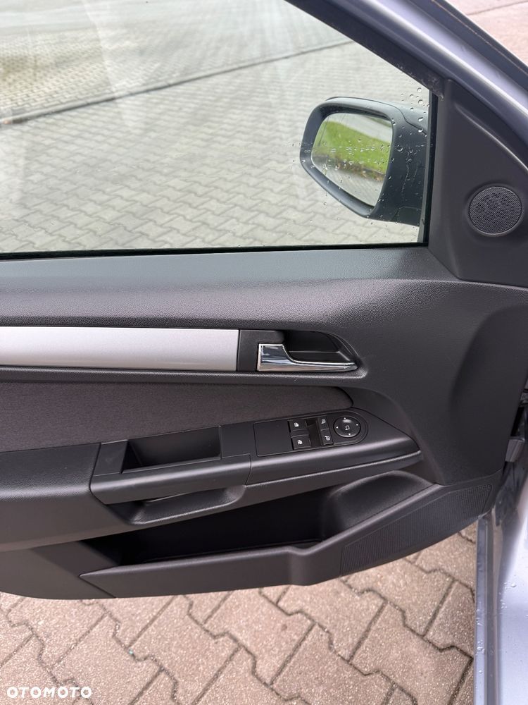 Opel Astra 1.6 Active - 23