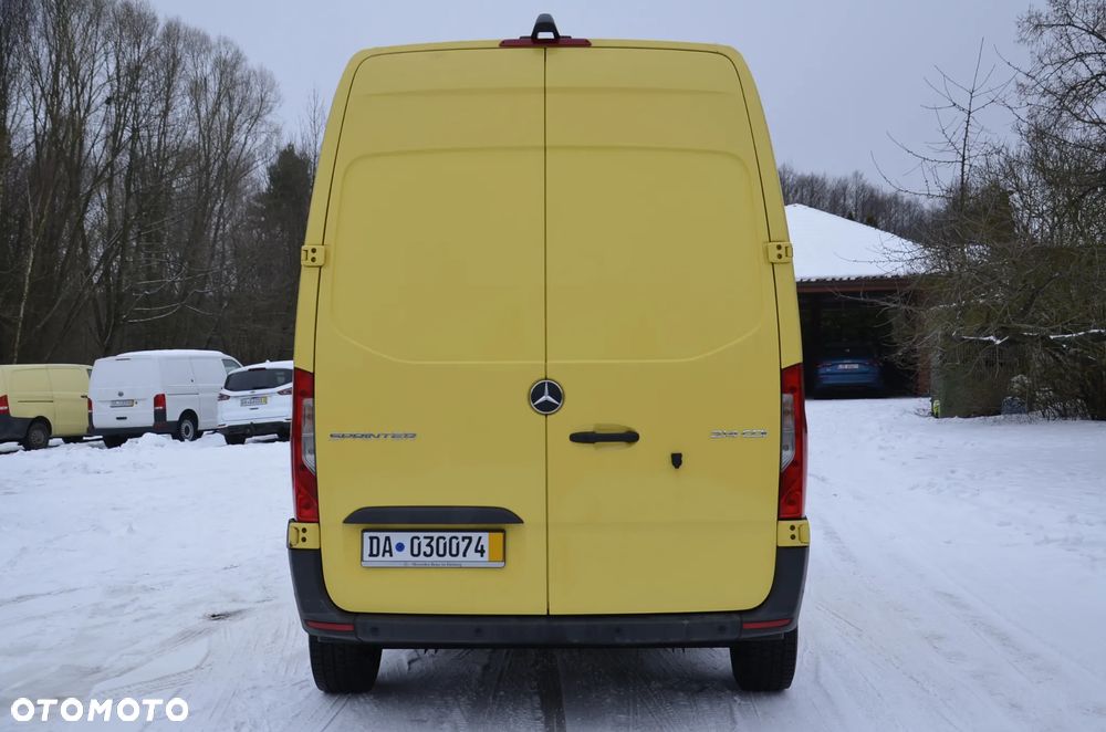 Mercedes-Benz Sprinter - 14