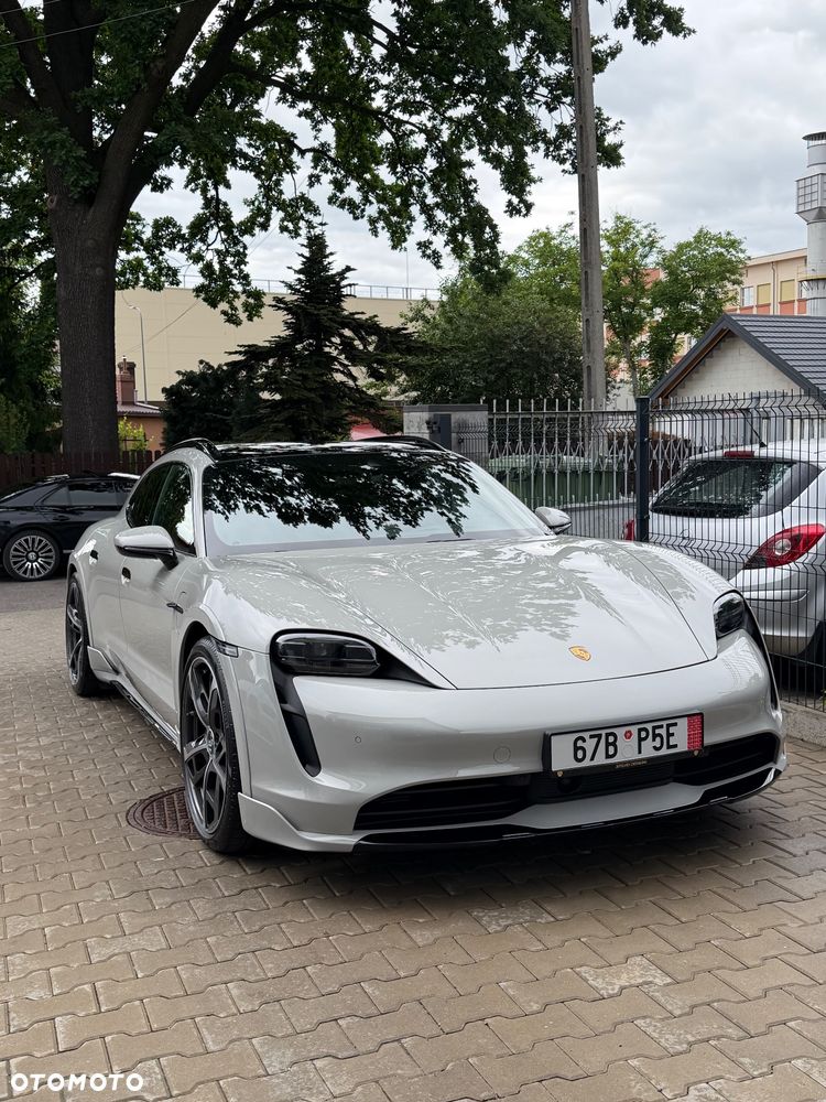 Porsche Taycan 4 - 14