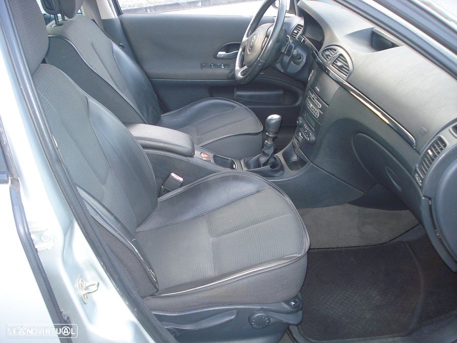 Renault Laguna Break 2.2 dCi FAP Privilege - 16