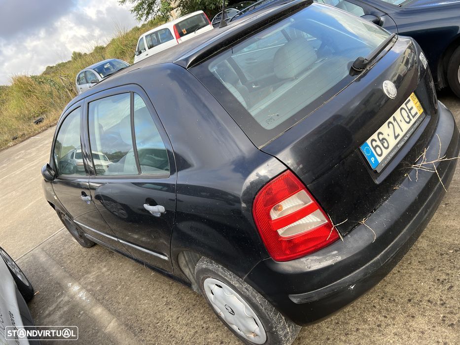 Skoda Fabia Gasolina ano 2000 para pecas - 2