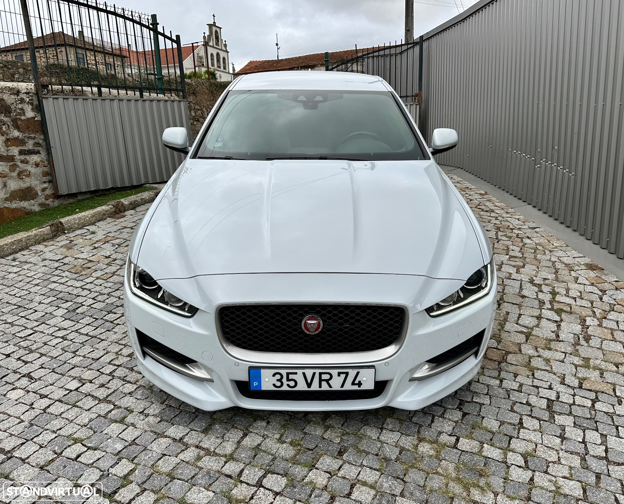 Jaguar XE 2.0 D R-Sport AWD Aut. - 11