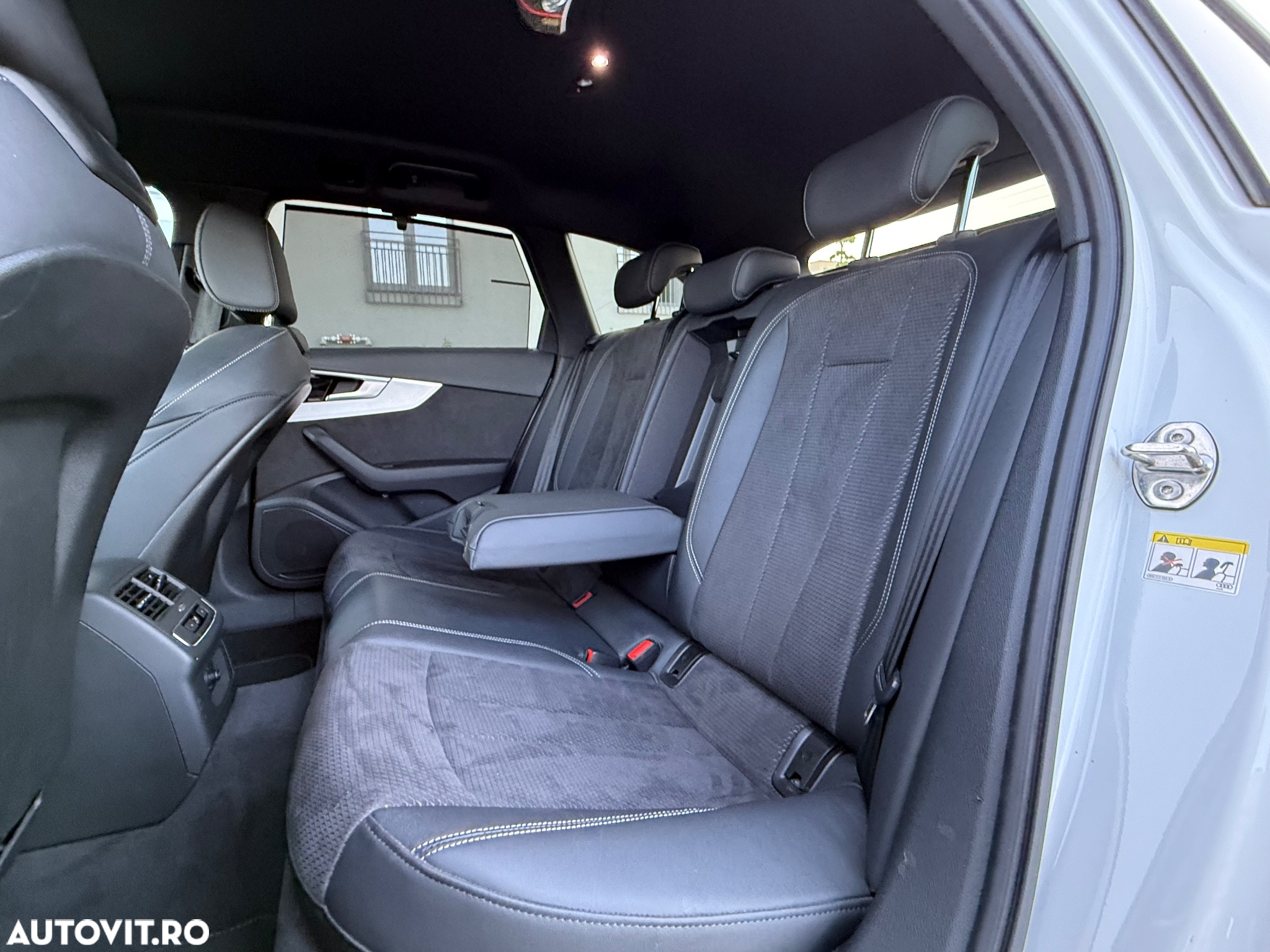 Audi A4 Avant 35 TDI S tronic S line - 12