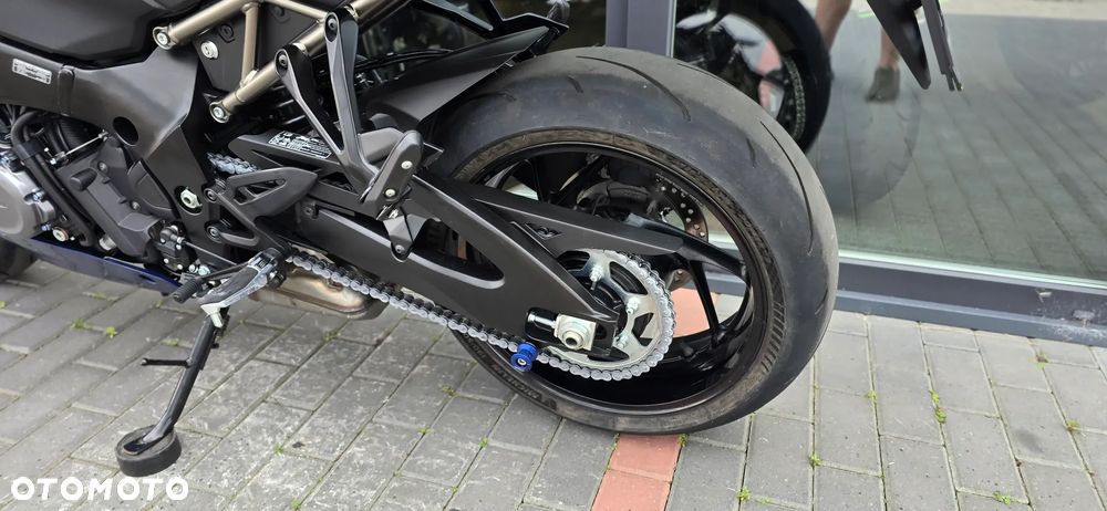Suzuki GSX - 36