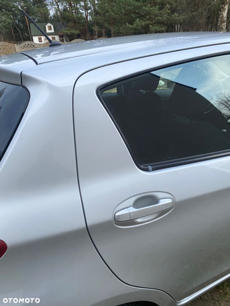 Toyota Yaris - 24