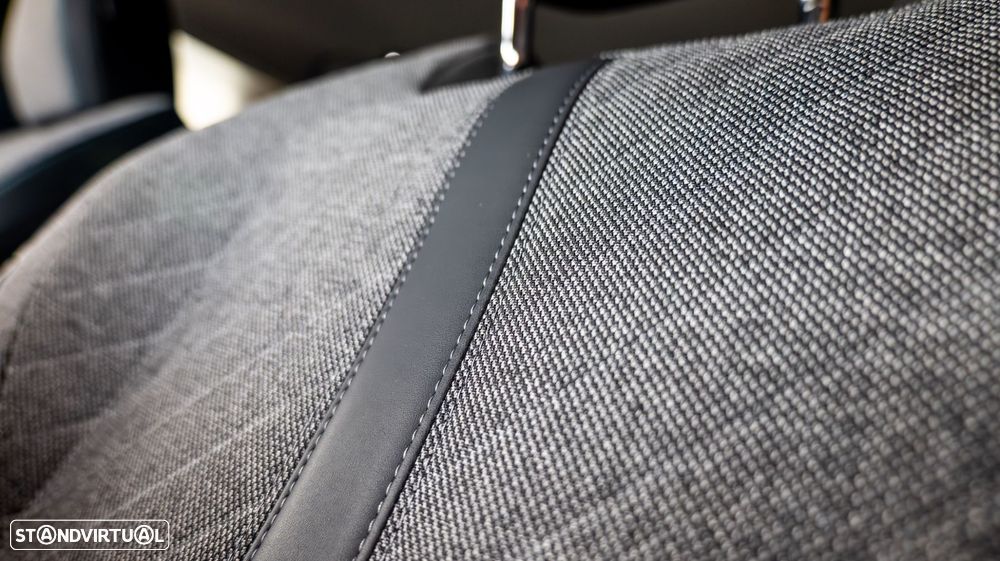 Peugeot 408 1.2 PureTech Allure EAT8 - 24