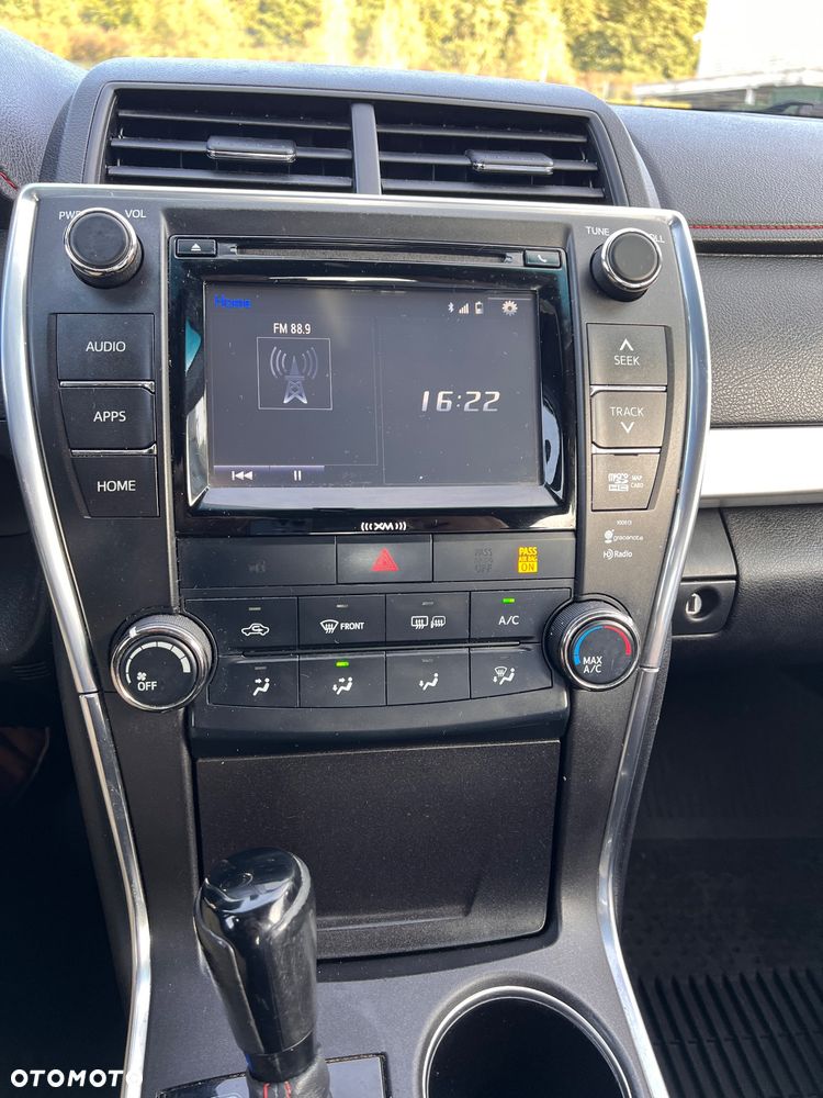 Toyota Camry - 19