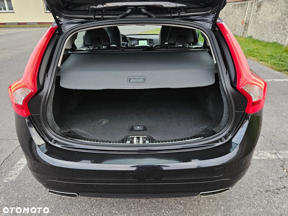 Volvo V60 D4 Drive-E Momentum - 17