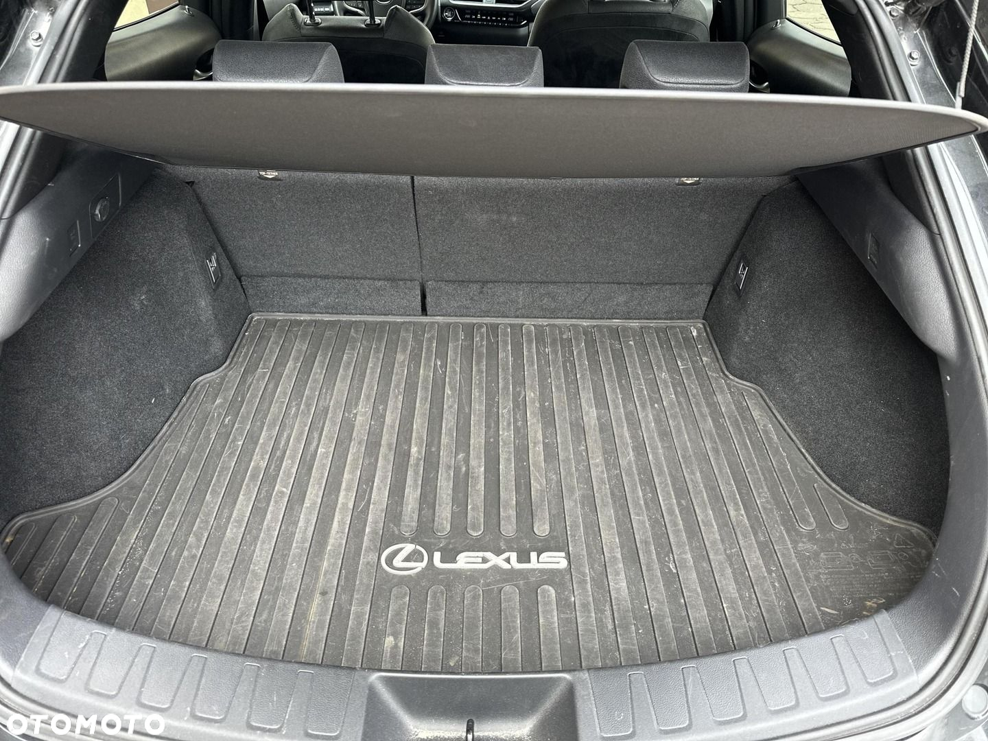 Lexus UX - 20