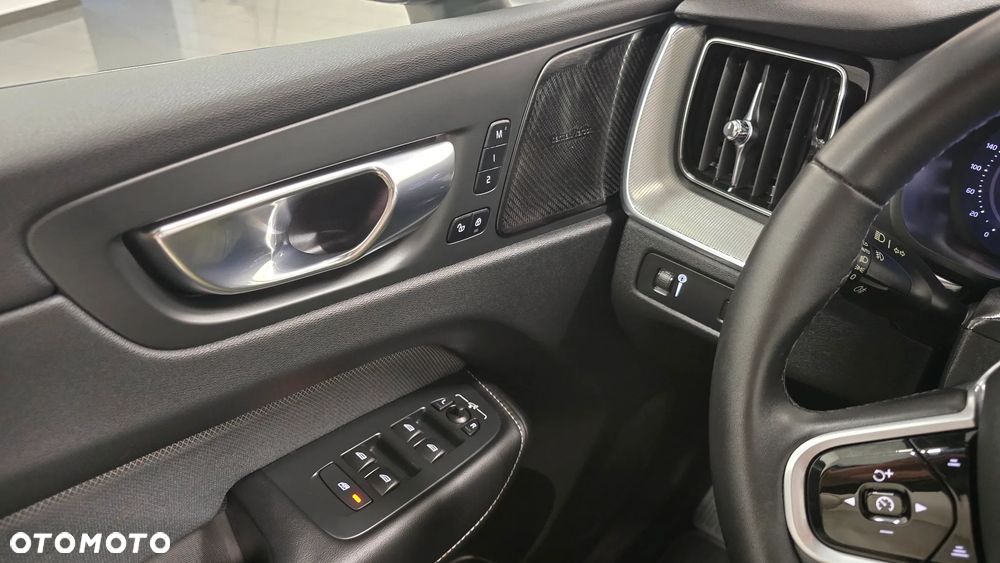Volvo XC 60 B4 D Ultimate Dark - 21