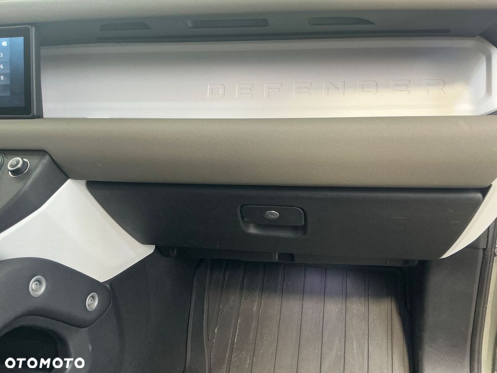 Land Rover Defender 110 D200 SE - 28