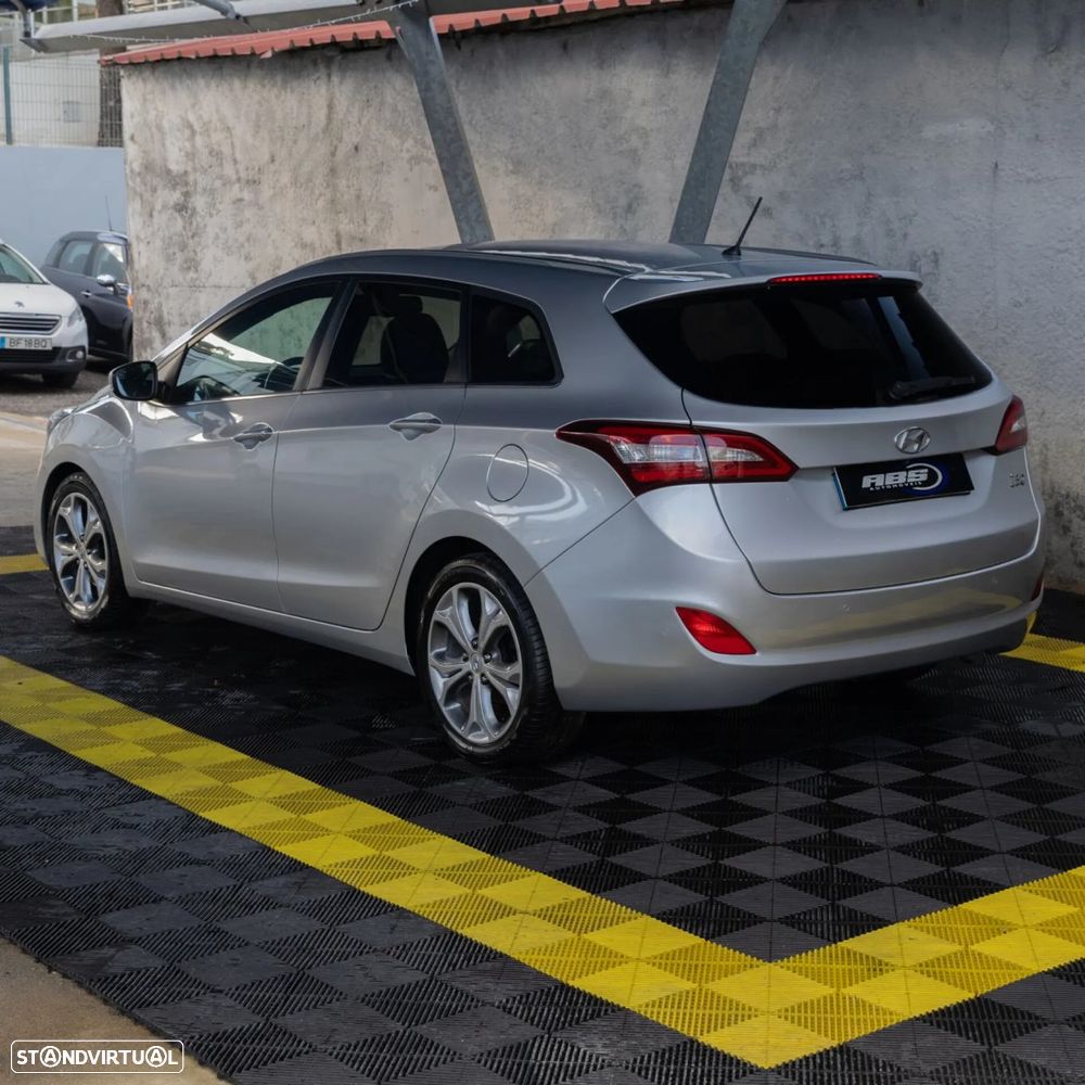 Hyundai i30 SW 1.6 CRDi Style J17 - 3