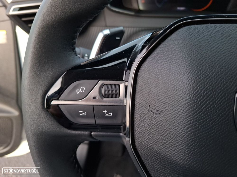 Peugeot 208 1.2 Hybrid Allure e-DCS6 - 16