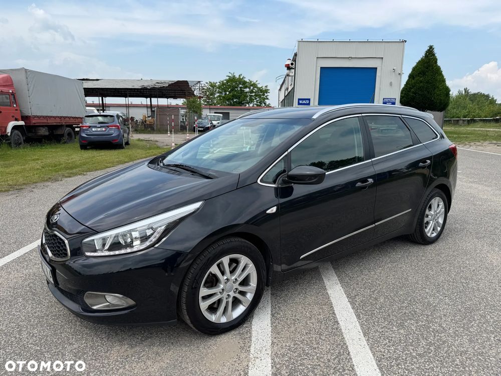 Kia Ceed 1.6 GDI Dream-Team Edition - 1