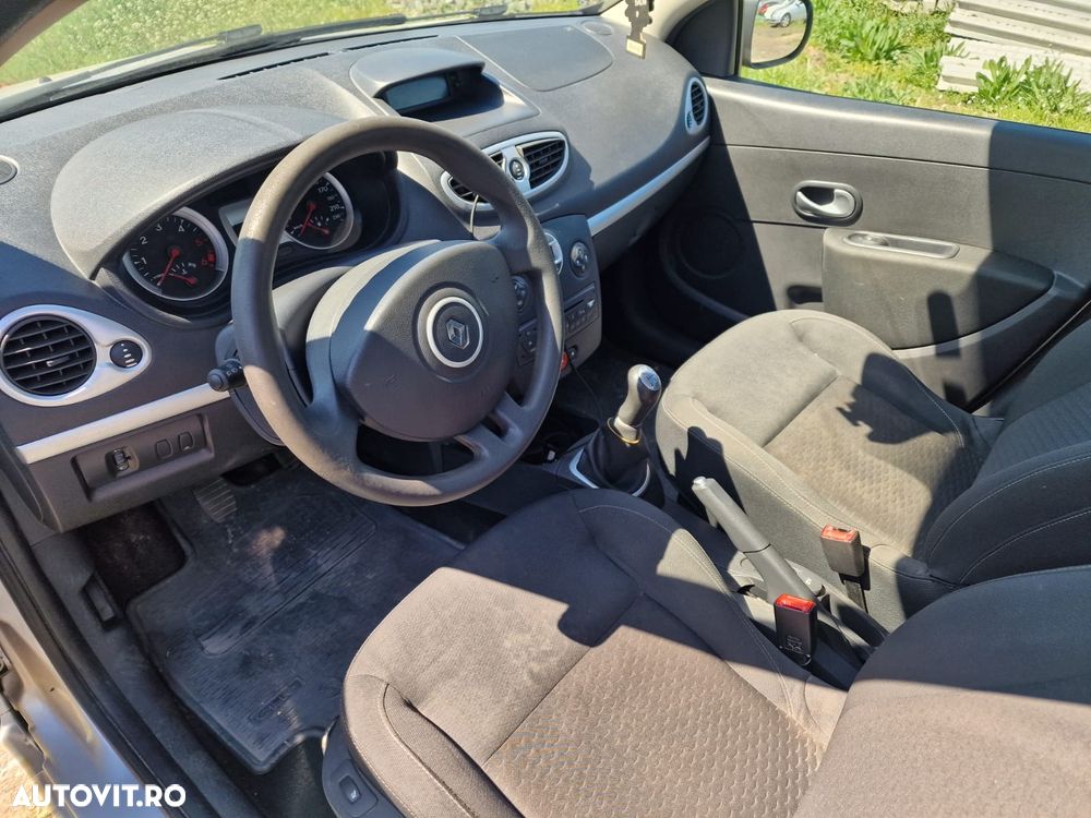 Renault Clio - 6