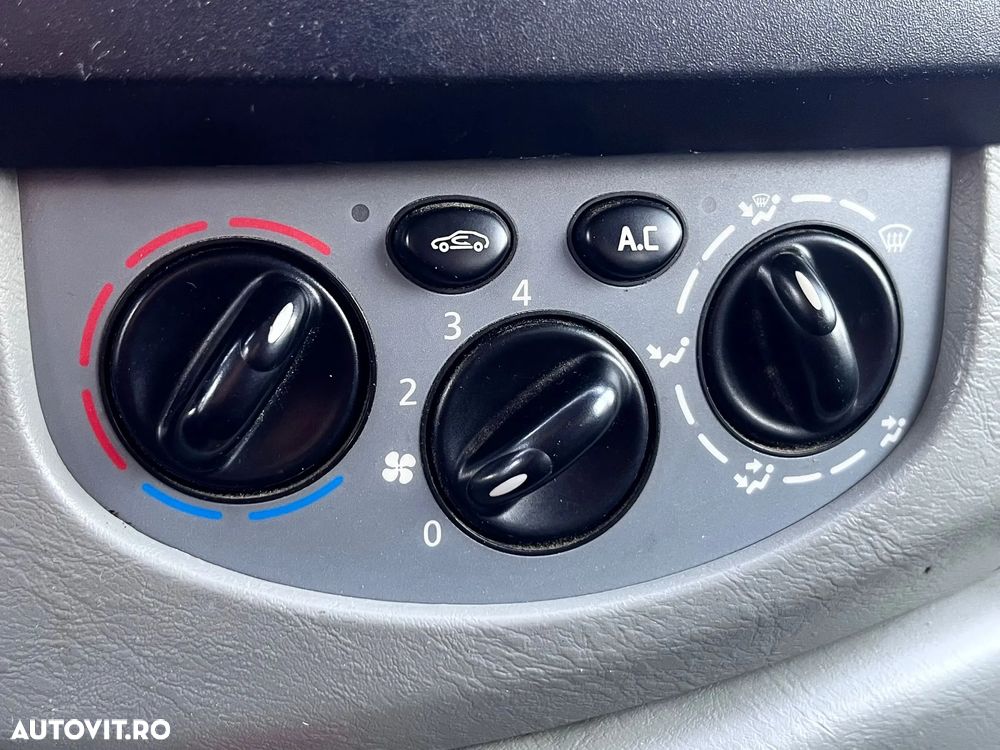 Renault trafic - 13