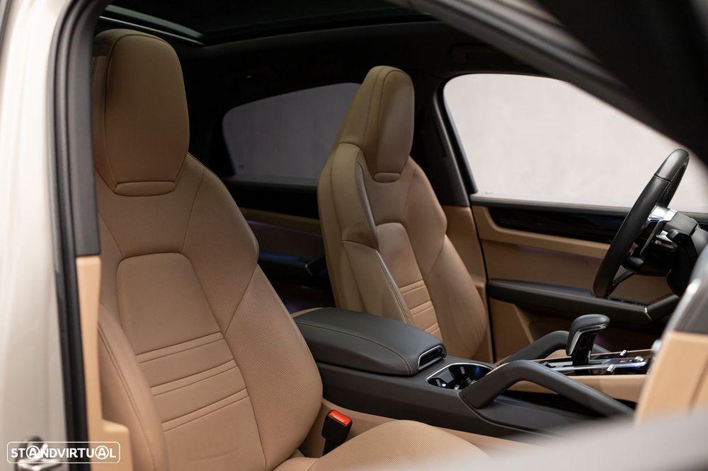 Porsche Cayenne Coupé E-Hybrid - 13