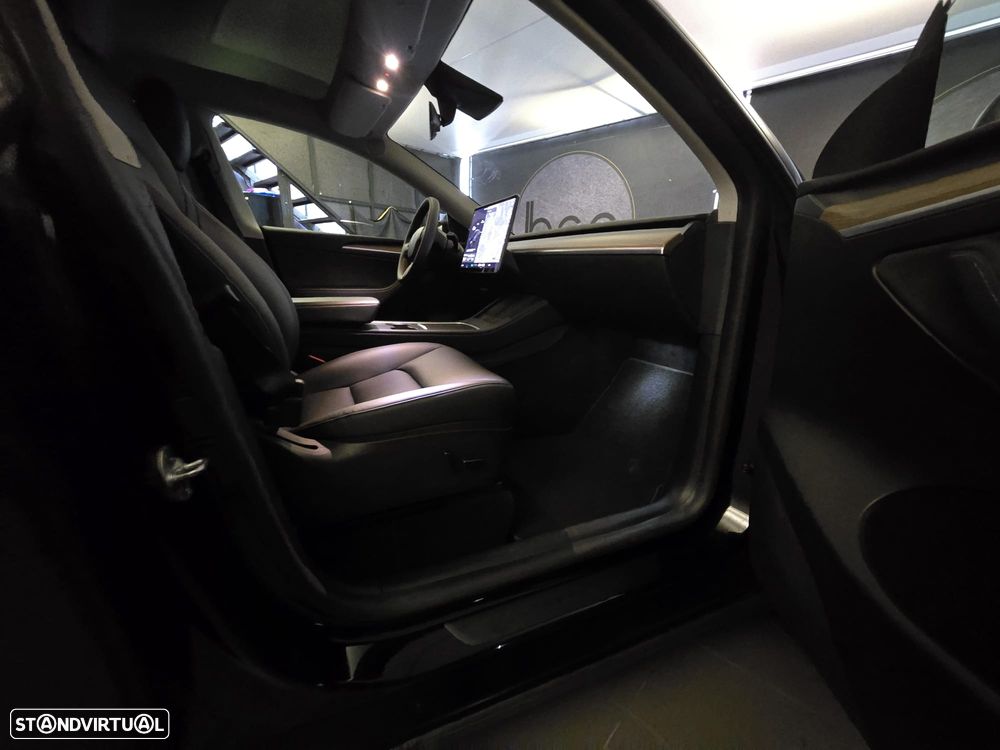 Tesla Model Y Long Range Dual Motor AWD - 5