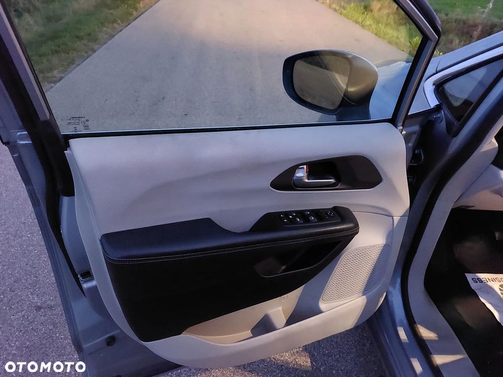 Chrysler Voyager - 18