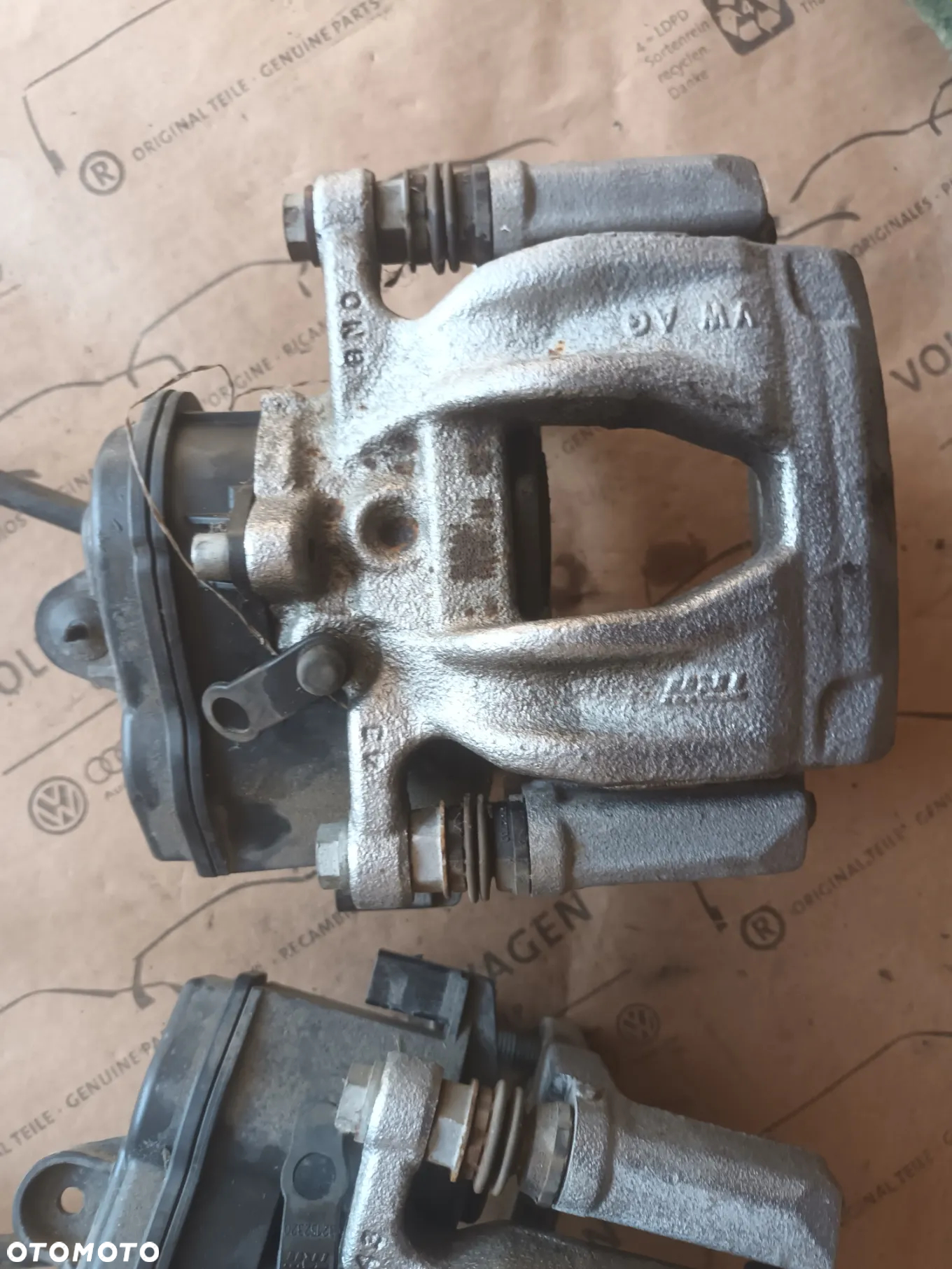 Zacisk hamulcowy tył elektryczny Audi A4 B9 8W 8W0615405AJ 8W0615406AJ 72km - 15