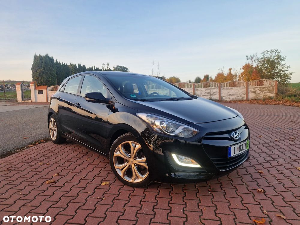 Hyundai i30 1.4 Intro Edition - 1