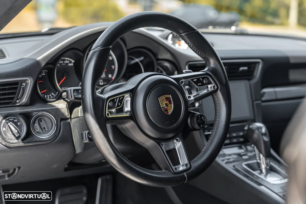 Porsche 911 (991) Turbo S - 16