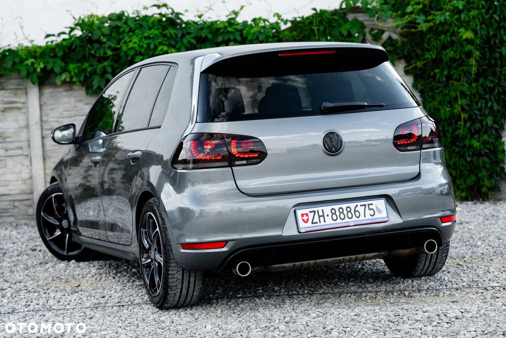 Volkswagen Golf 2.0 GTI DSG - 12