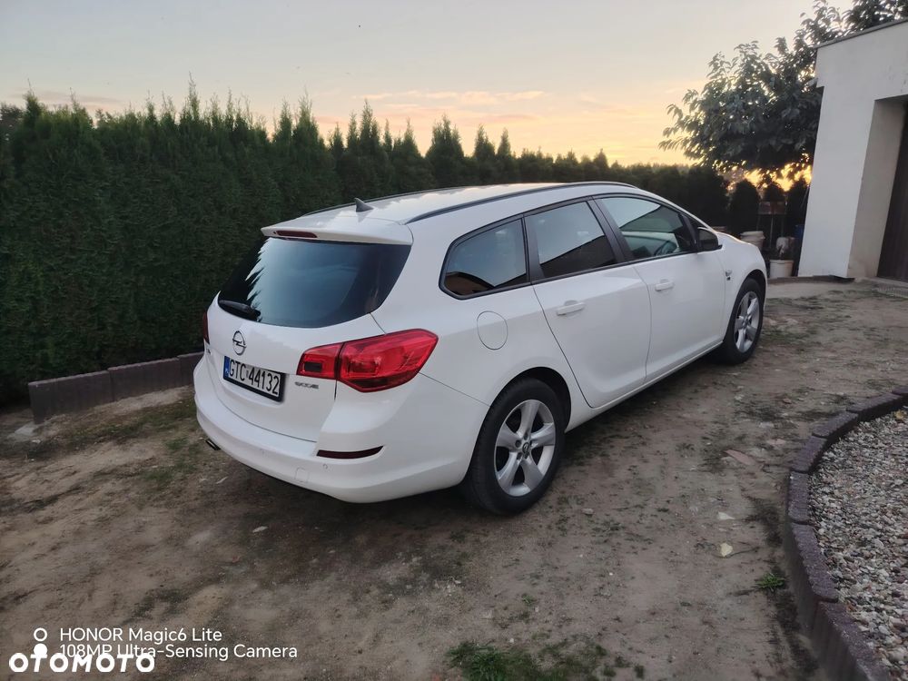 Opel Astra 2012 photo 4