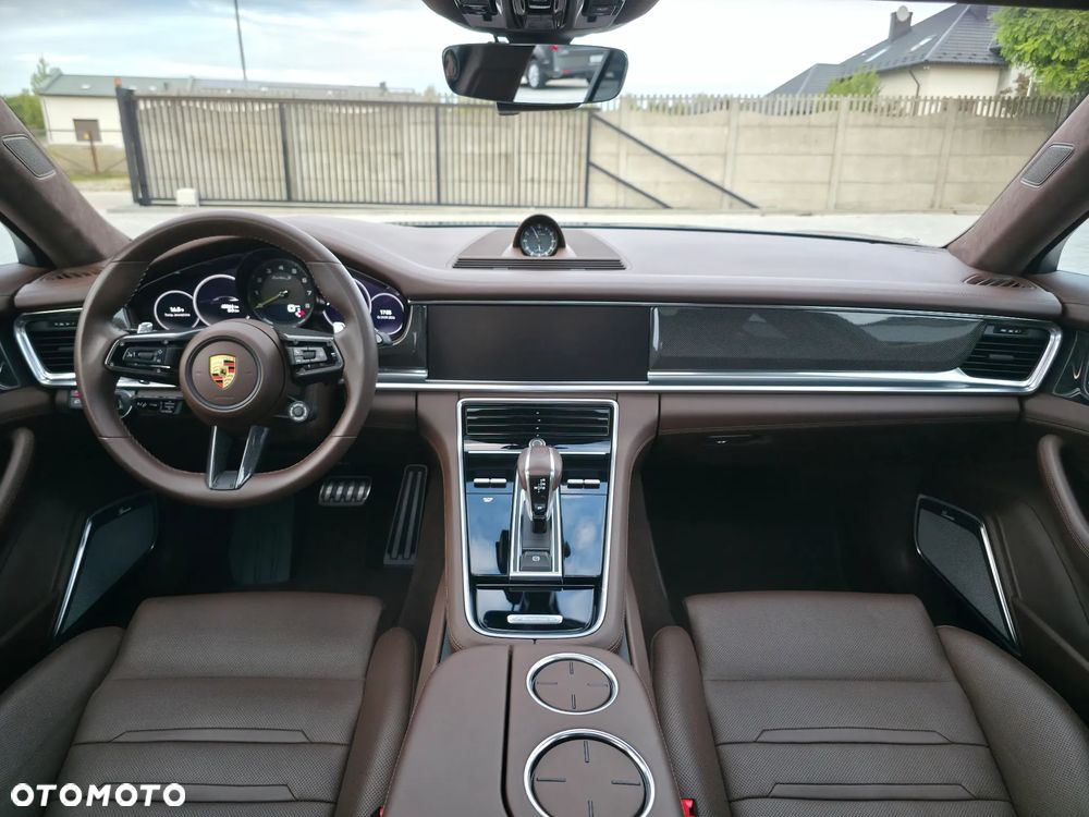 2023 Porsche Panamera, photograph 6