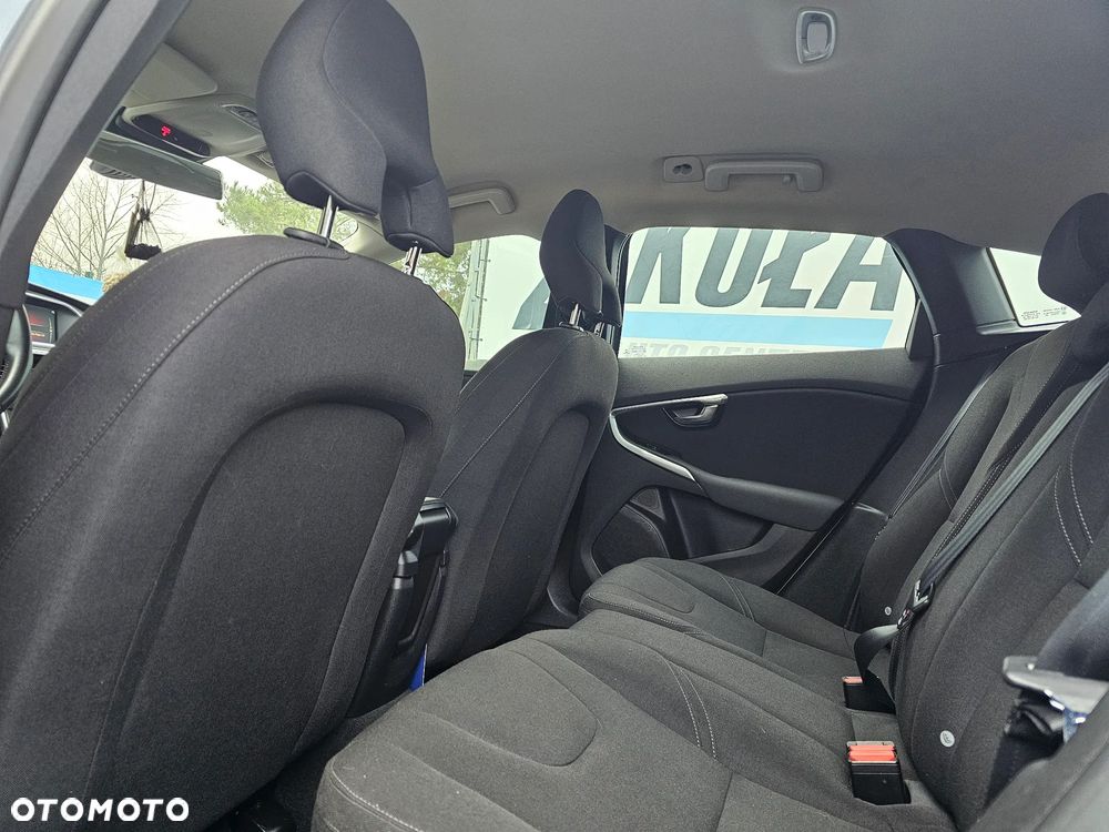 Volvo V40 D2 Momentum - 13