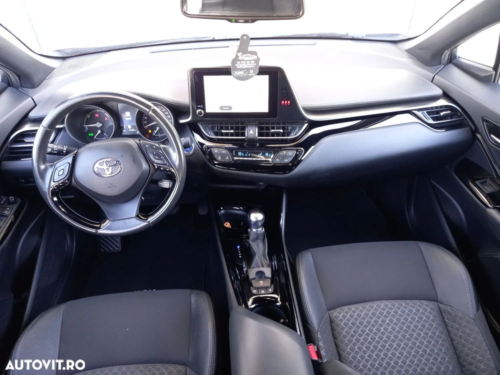 Toyota C-HR - 11
