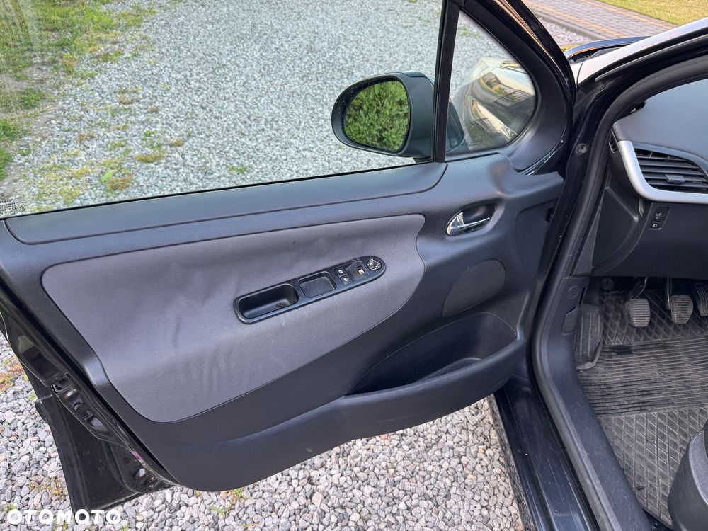 Peugeot 207 1.4 16V Trendy - 16