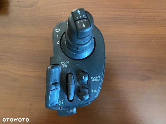 PRZEŁĄCZNIK ZESPOLONY RENAULT CLIO III 88103008 - 3