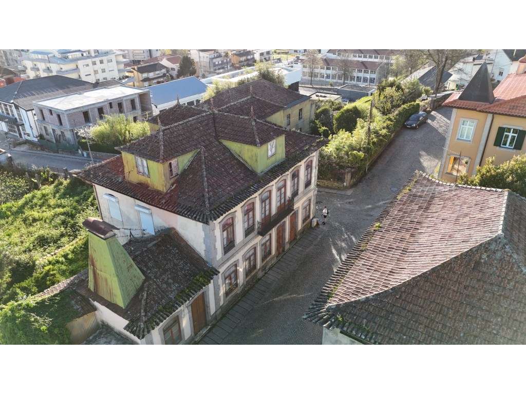 Moradia T5 em Pedra com Grande Potencial - Felgueiras - Grande imagem: 3/6