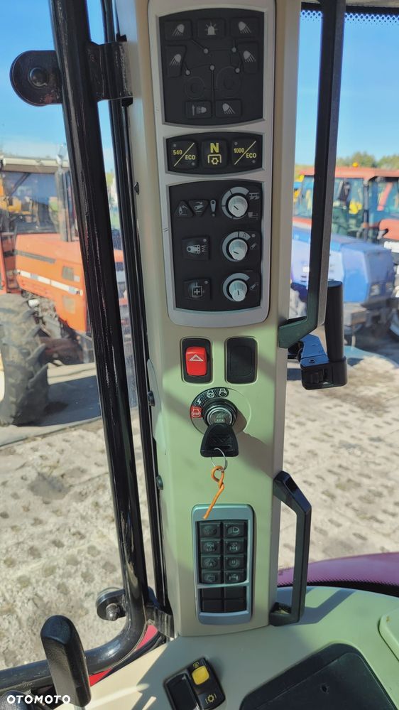 Massey Ferguson 5611 - 21