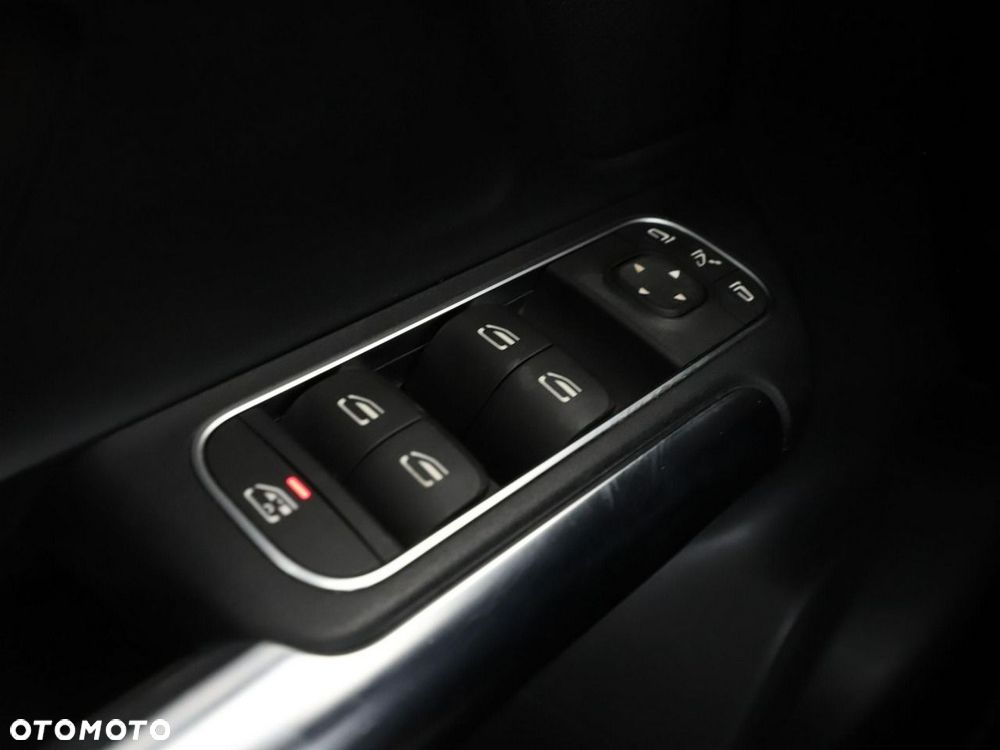 Mercedes-Benz GLA 250 e PHEV Progressive 8G-DCT - 37
