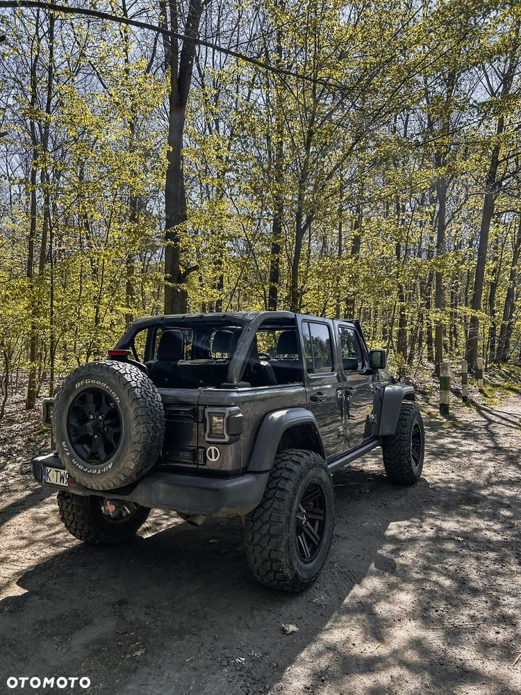 Jeep Wrangler - 9