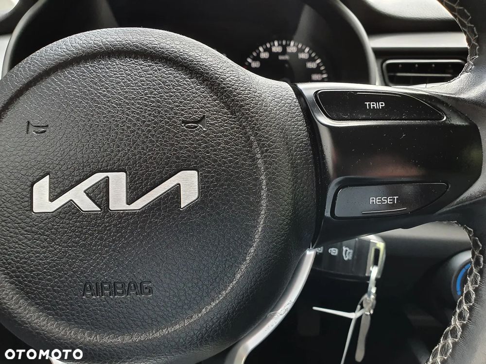 Kia Stonic 1.2 M - 24